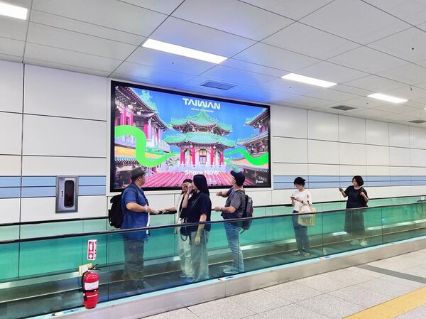 疑似是位於高雄的三鳳宮，讓身為台灣人的Steven & Sia一度看不出是哪座廟宇。（翻攝自臉書 @不奇而遇 Steven & Sia）