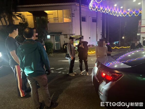 ▲刑事局電偵大隊逮捕涉盜刷民眾信用卡的四海幫連姓主嫌。（圖／記者張君豪翻攝）