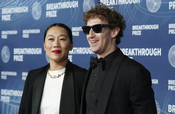 ▲▼Meta執行長馬克．祖克柏（Mark Zuckerberg）與妻子普莉希拉．陳（Priscilla Chan）。（圖／達志影像／美聯社）