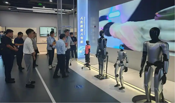 ▲▼ 全球首家「人形智能機器人4S店」（Robot Mall         。（圖／翻攝 財聯社）