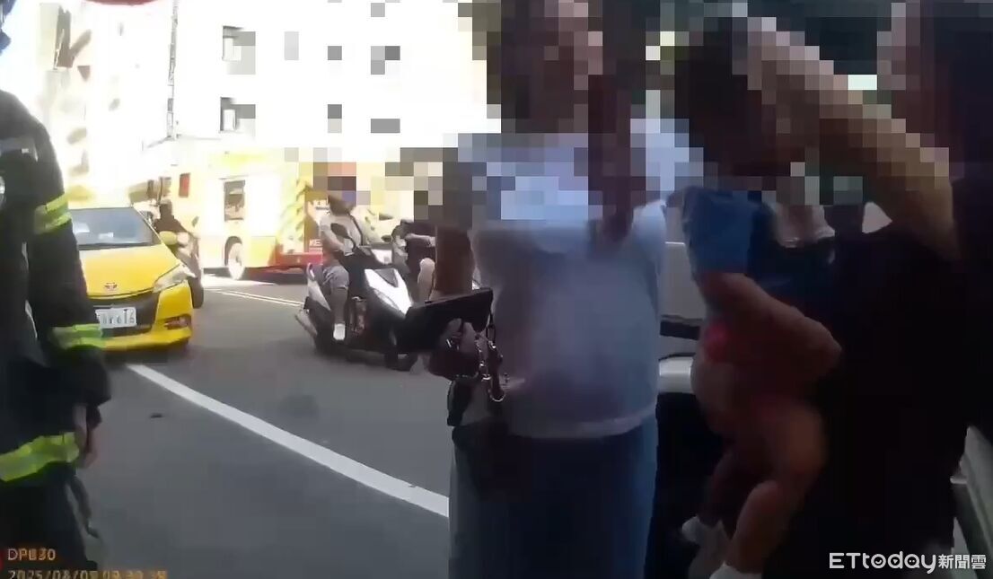 [問題] 氣溫飆32度！新北媽將1歲兒反鎖車內　警