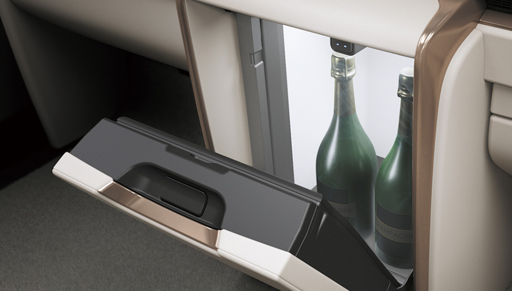 ▲新年式LEXUS LM官網上架。（圖／翻攝自LEXUS）