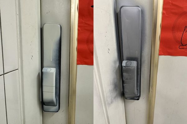 ▲▼樓下惡鄰拿噴漆噴電子鎖，民眾超傻眼。（圖／翻攝臉書／爆料公社公開版）