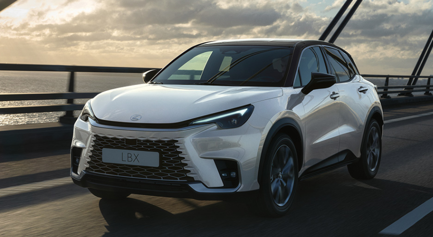 ▲新年式LEXUS LBX官網上架。（圖／翻攝自LEXUS）