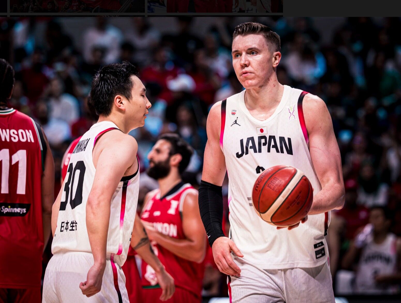 ▲▼日本男籃慘輸黎巴嫩24分，無緣亞洲盃8強；「日本柯瑞」富永啟生遭嚴防。（圖／取自FIBA官網）