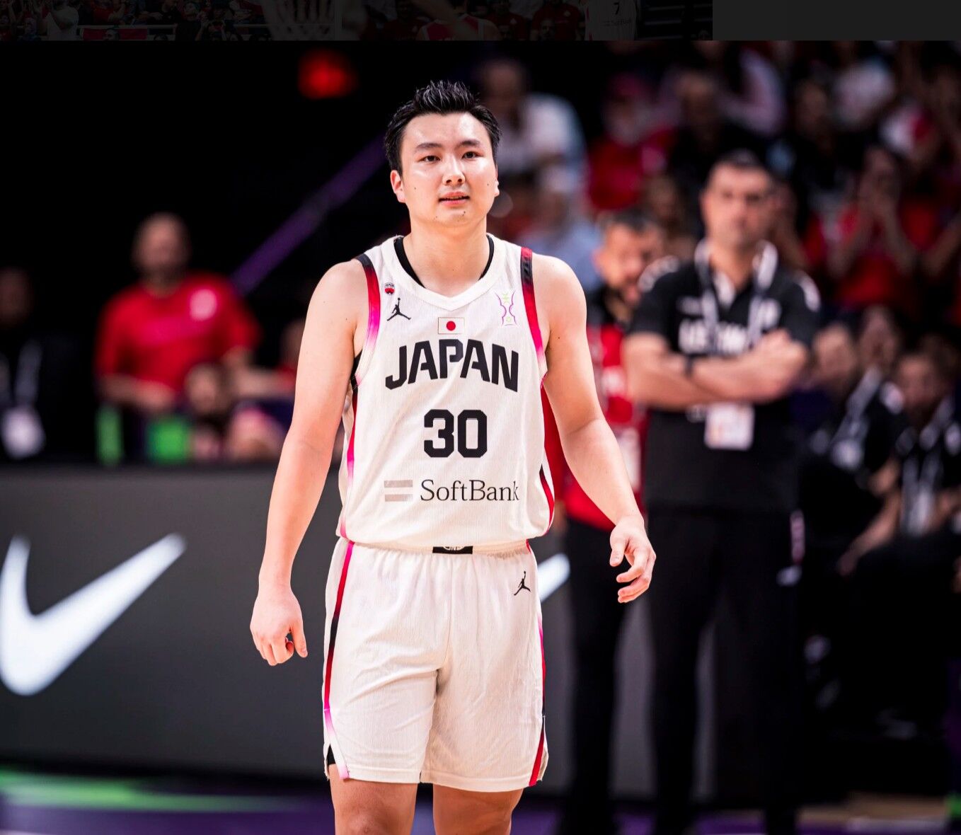 ▲▼日本男籃慘輸黎巴嫩24分，無緣亞洲盃8強；「日本柯瑞」富永啟生遭嚴防。（圖／取自FIBA官網）