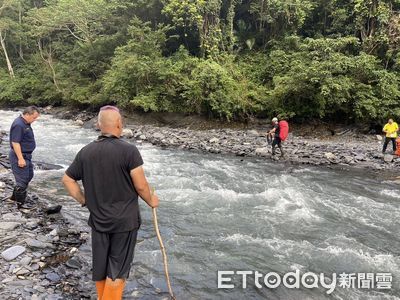 5人濁水溪武界「划獨木舟翻覆」!3人受困對岸1天 警消搜救中