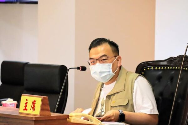 ▲延押中的宜蘭市民代表會主席林智勇，涉貪、違反採購法、市民代表選學賄案共9罪，宜蘭地院一罪一罰累計判28年1月。（圖／圖／翻攝自Facebook／林智勇）