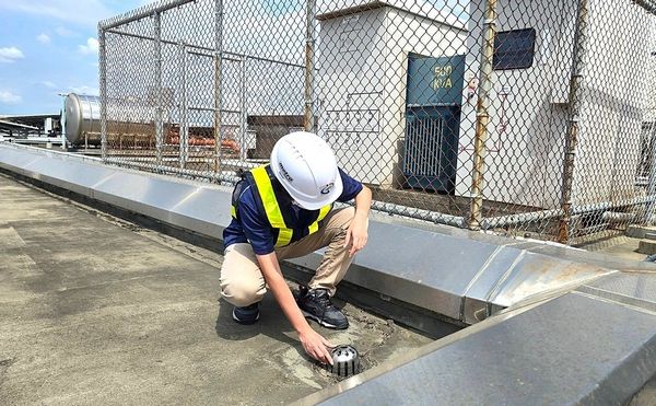 ▲楊柳颱風逼近，機捷依颱風動態滾動式調整營運