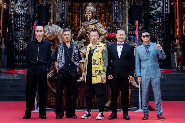 ▲《角頭－鬥陣欸》廟口時尚趴－王識賢、黃冠智、高捷、阿BEN、黃騰浩、鄭人碩。（圖／曼尼娛樂提供）