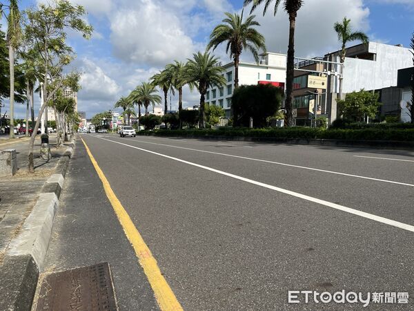 ▲台南市政府宣佈因應楊柳颱風，8月13日全市停班停課，並有條件開放紅黃線停車。（記者林東良翻攝，下同）