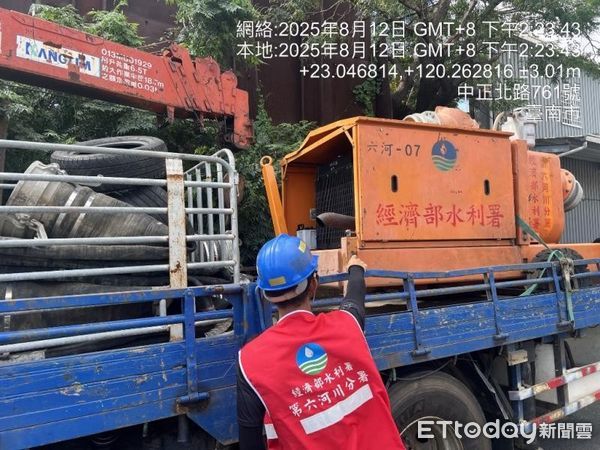 ▲六河分署提前調派抽水機至台南易淹水熱點，防堵颱風積水。（記者林東良翻攝，下同）