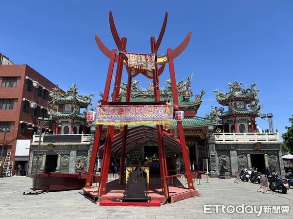 ▲安平開台天后宮「做16歲」成年禮將於8月24日登場，巴拉圭大使之子也報名參加。（記者林東良翻攝，下同）