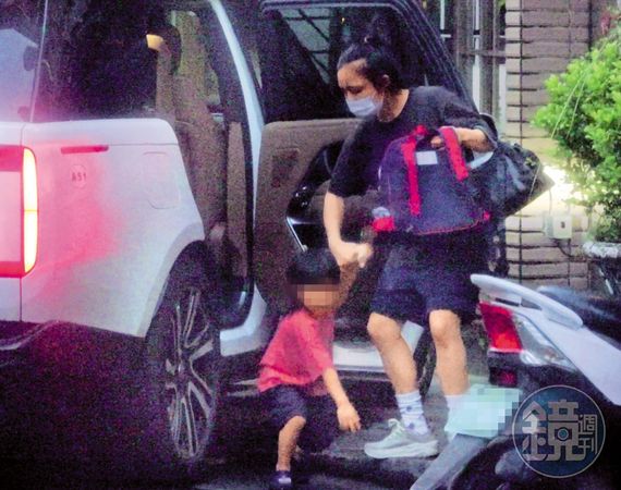 徐佳瑩婚姻生變1／差11歲夫妻生活各過各　比爾賈獨揪男助理看午夜場電影