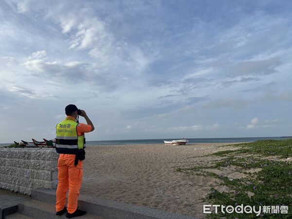 楊柳颱風來襲，海巡加強取締。（圖／記者林名揚翻攝）