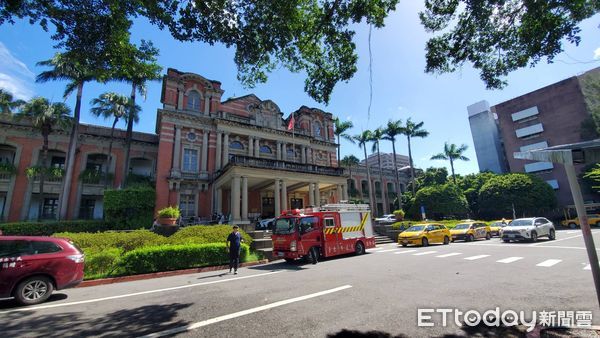 ▲▼消防人員到場時火勢已撲滅。（圖／記者黃彥傑攝）