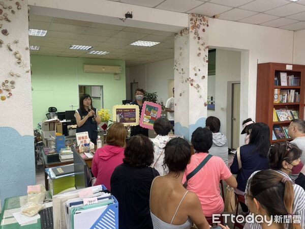 ▲恆春警分局結合屏南社大實施犯罪預防及交通宣導             。（圖／記者陳崑福翻攝）