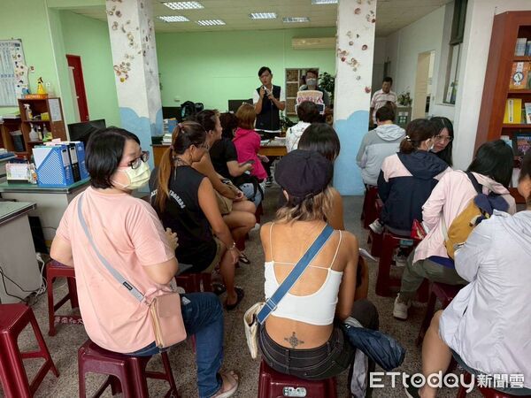 ▲恆春警分局結合屏南社大實施犯罪預防及交通宣導             。（圖／記者陳崑福翻攝）