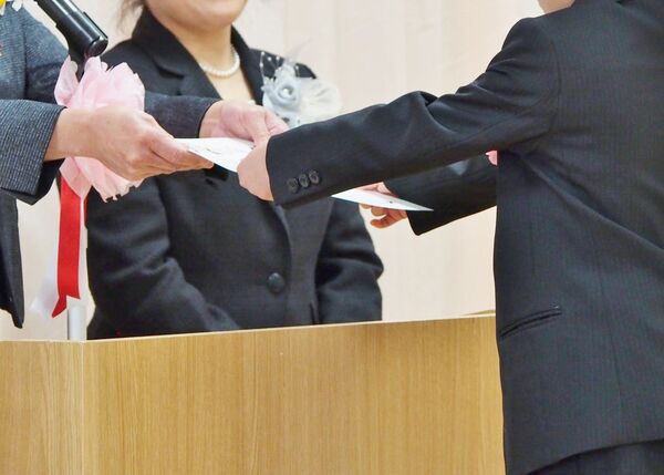 中國醫藥大學畢業生起薪達6萬6千元。（示意圖，photoAC）