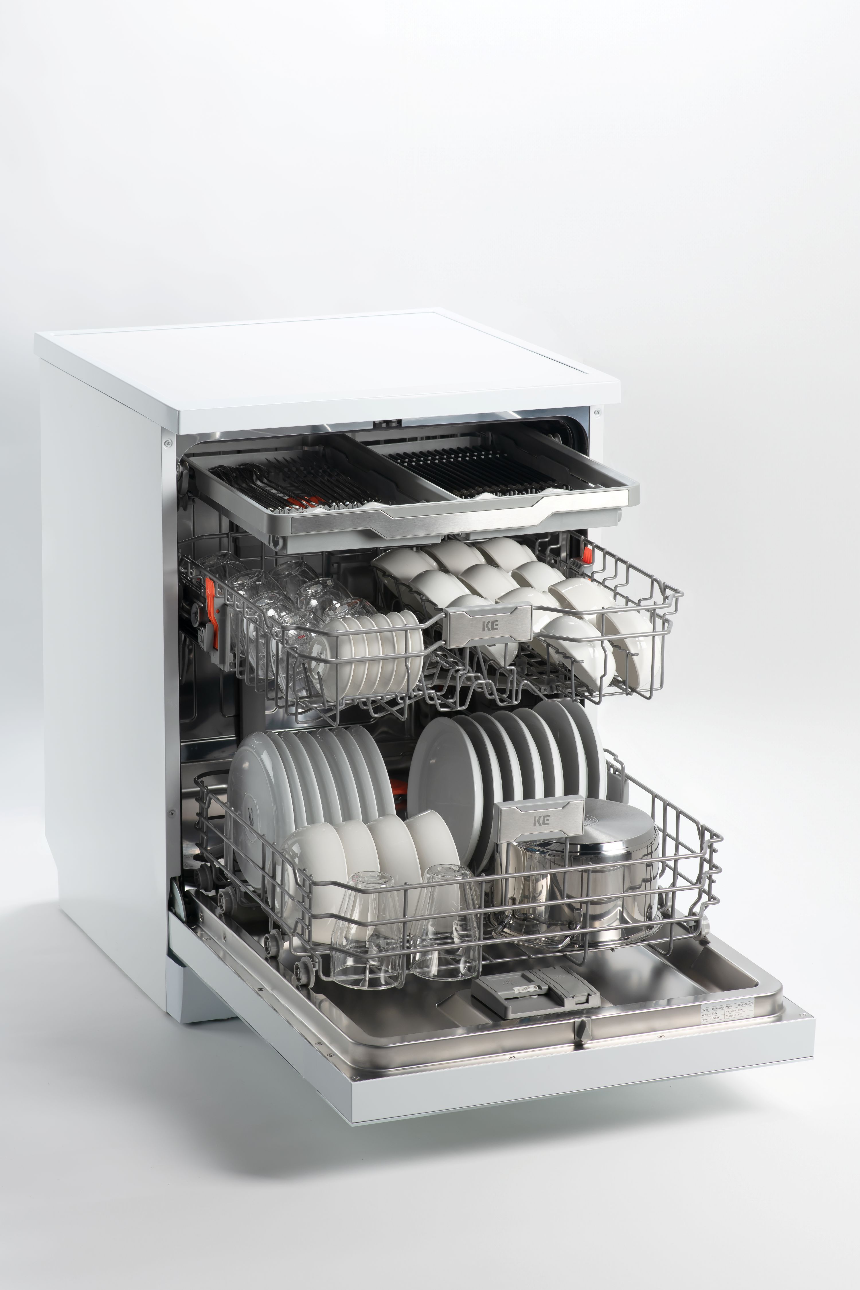 ▲嘉儀16人份洗碗機兼具「烘碗功能」。（圖／品牌提供）