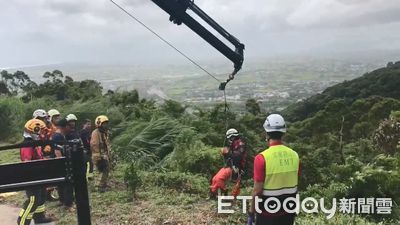 快訊／北宜公路賓士墜「山海明珠」山谷！駕駛按喇叭回應搜救