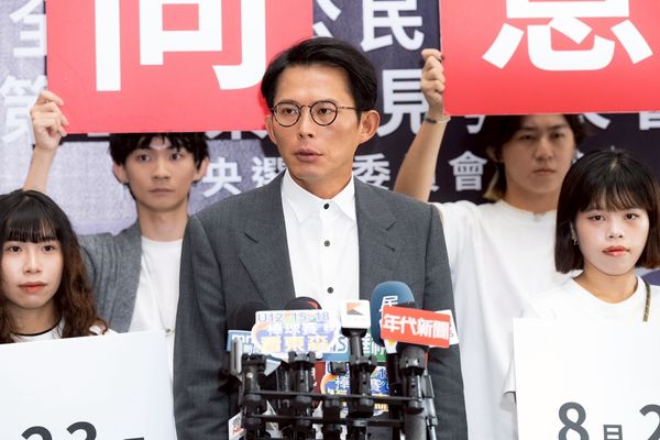 ▲▼黃國昌13日上午結束第4場「核三延役公投」電視意見發表會接受媒體聯訪。（圖／民眾黨提供）