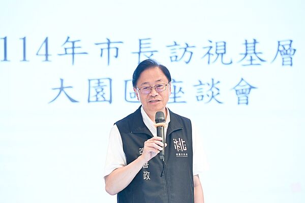 ▲桃園市長張善政昨天下午出席大園區基層座談會，針對多名里長提出訴求提出說明。（圖／市府新聞處提供）