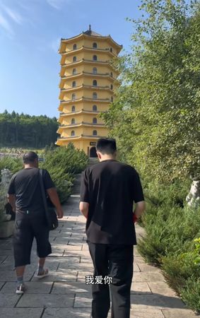 ▲陸女網紅病逝享年32歲　夫妻相愛13年淚別：真的是最後一面了。（圖／翻攝自抖音／你的小浩阿）