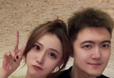 ▲▼張雪18歲便與小浩相戀。（圖／翻攝自微博）