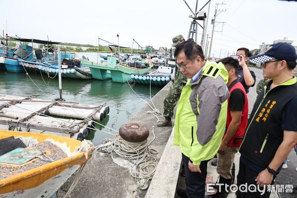 ▲黃偉哲市長中午視察青鯤鯓抽水站運作，確認設備正常。（圖／記者林東良翻攝，下同）