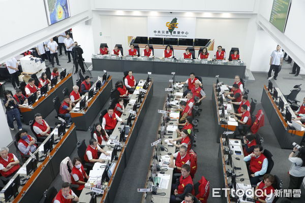 ▲▼中颱楊柳侵台，總統賴清德視察中央災害應變中心聽取相關單位簡報。（圖／記者湯興漢攝）