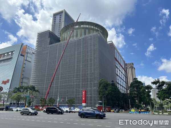 ▲台中新光三越。（圖／記者游瓊華翻攝）