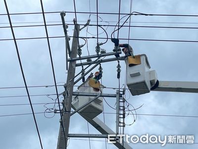 楊柳釀鹽水等區逾2萬戶停電　台電調派147人緊急搶修