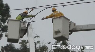 「楊柳」颱風斷電1.6萬戶　台電冒風雨搶修今晚全數復電