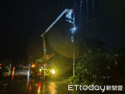 楊柳襲台30萬戶停電!台電搶修剩4萬戶 2地衝擊最嚴重