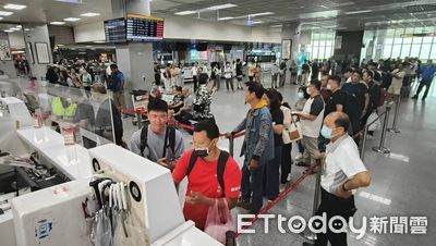 金門今上午停班課　300旅客擠爆機場後補搶位