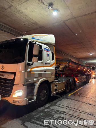 ▲國道3號北向358.2公里處發生三車事故，所幸無人受傷。（記者林東良翻攝，下同）