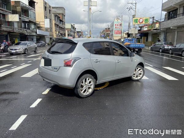 ▲▼       庇護島被撞7次   。（圖／記者唐詠絮翻攝）