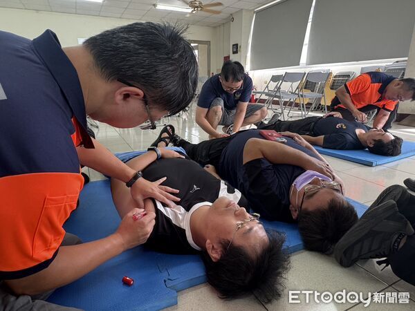 ▲南消第二大隊舉辦骨內血管通路（骨針）教育訓練，強化第一線急救能力。（記者林東良翻攝，下同）