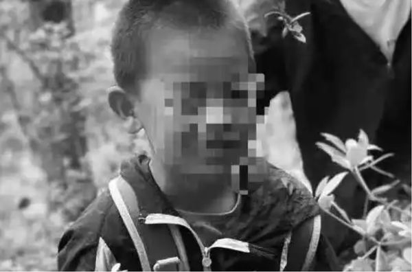 ▲▼ 夏令營號稱「自然療法」照顧特殊孩童，爆出無照經營，失職讓自閉男童走失蹤原始森林死亡            。（圖／翻攝 紅星新聞）