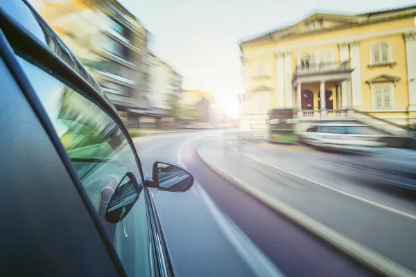 ▲▼超速,開車,飆車,飆速,搶快,車禍。（圖／VCG）