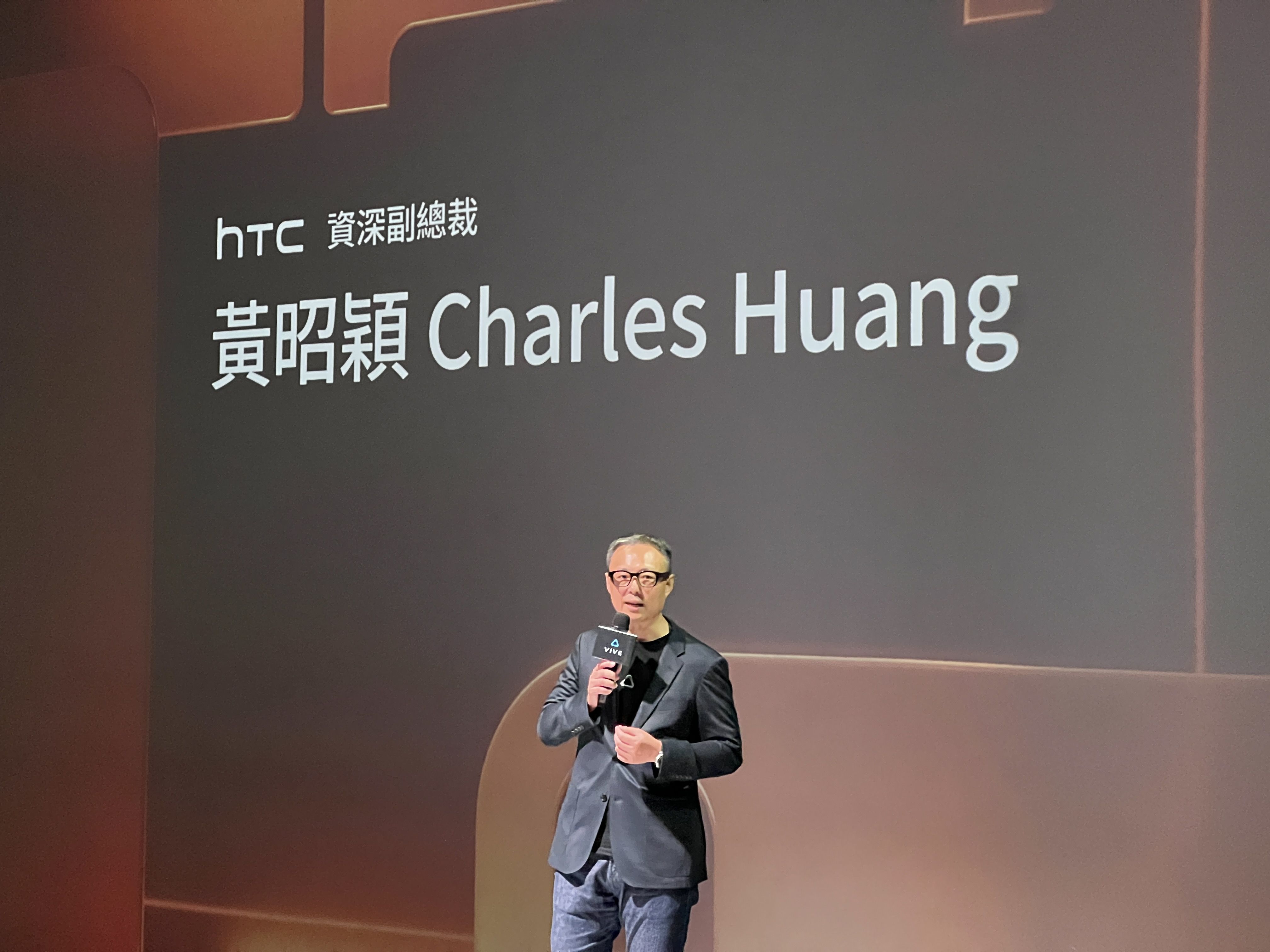 ▲▼HTC重磅智慧眼鏡VIVE Eagle發表。（圖／記者高兆麟攝）