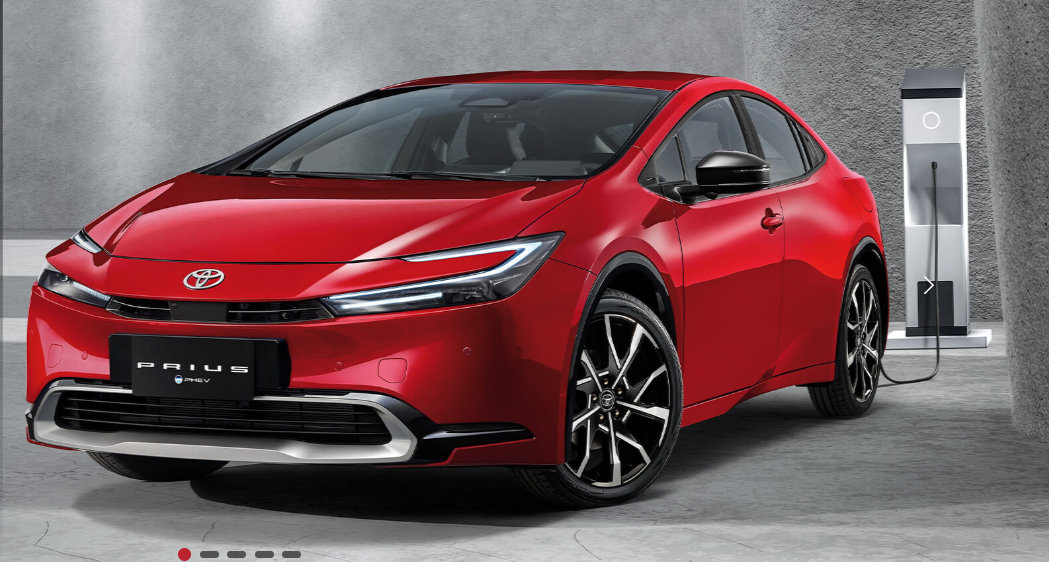 ▲台灣官網上架新年式TOYOTA Prius PHEV！2款車型售價不變。（圖／翻攝自TOYOTA）