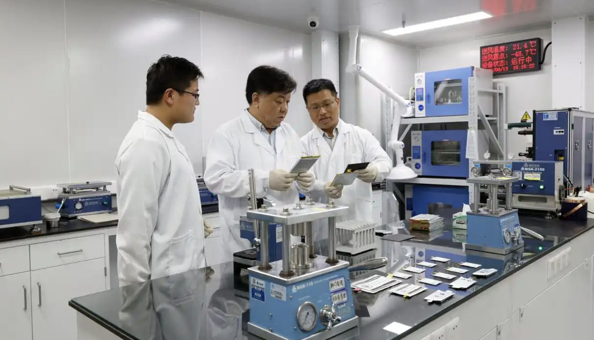 ▲天津大學材料學院胡文彬教授團隊。（圖／翻攝新華社）