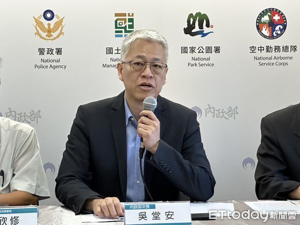 ▲▼內政部舉辦部務會報會後記者會，由內政部次長吳堂安主持，說明丹娜絲颱風及728豪雨災後復原重建內政部協助進度。（圖／記者詹詠淇攝）