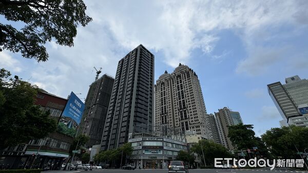 ▲▼     七賢一路        。（圖／記者張雅雲攝）