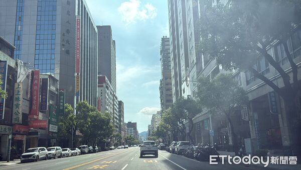 ▲▼     七賢一路        。（圖／記者張雅雲攝）