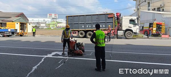 ▲台南市安南區安和路發生瓦斯外洩事故，消防機器人出動協助瓦斯外洩防護作業，降低人員風險。（圖／記者林東良翻攝，下同）