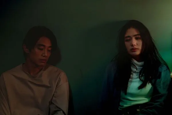 ▲雷嘉汭在《詭鄉》拍攝中感覺不順7次NG，噴了符水就順利過關。（圖／一群獨角鯨娛樂提供）