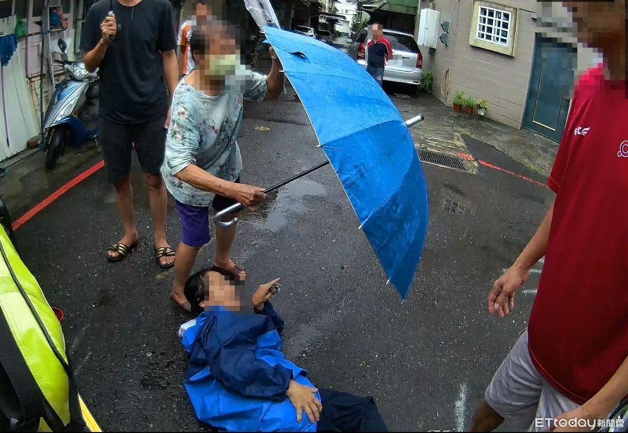 嘉義屋主防颱找人修屋頂　工人與胞妹雙雙摔落送醫
